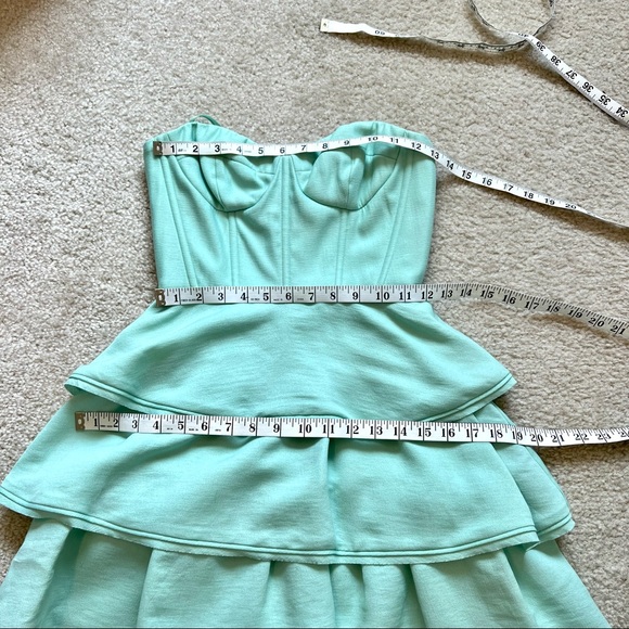 BCBGMAXAZRIA Jacklyn Ruffled Tiered Strapless Opaline Dress—SZ. 0 - Picture 9 of 17